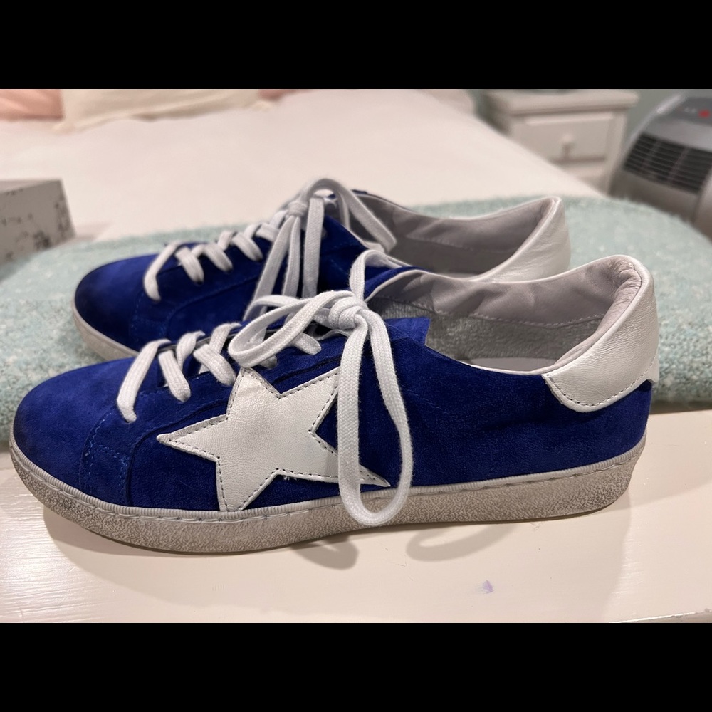 Gio Sneakers
